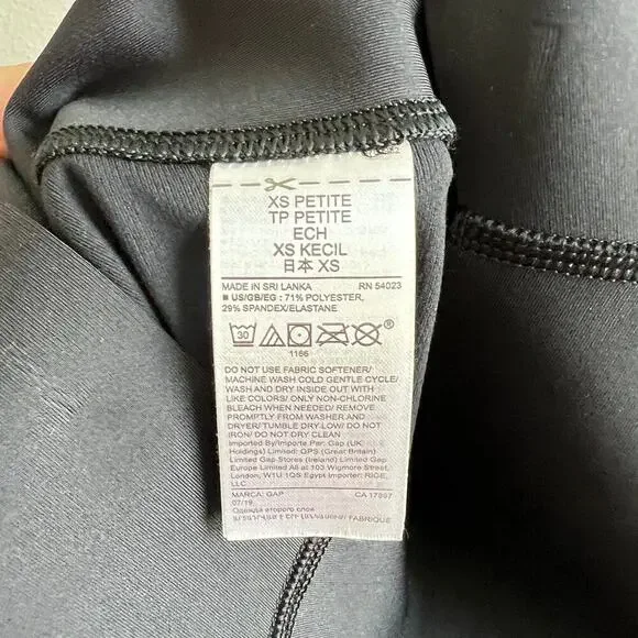 Gap Fit High Rise Black Star Galaxy Print Leggings Women's XS Petite Pockets - Picture 6 of 7